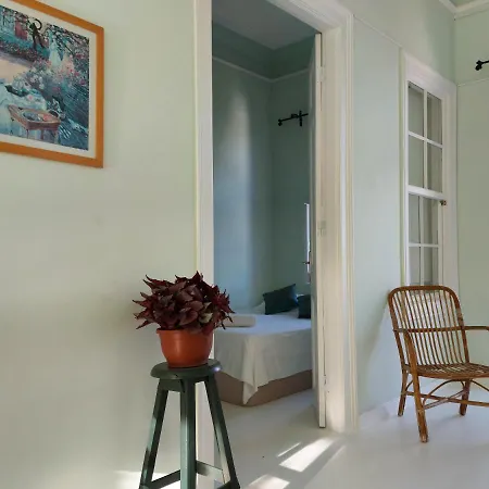 Eolos House Cunda Bed & Breakfast 3*