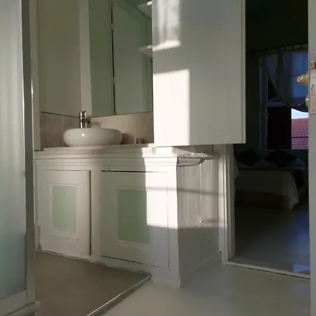 Eolos House Cunda Alojamento de Acomodação e Pequeno-almoço *