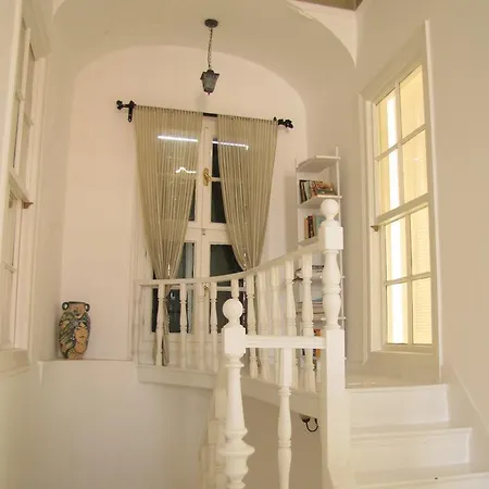 Eolos House Cunda Alojamento de Acomodação e Pequeno-almoço *