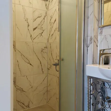 Eolos House Cunda فندق مبيت وإفطار