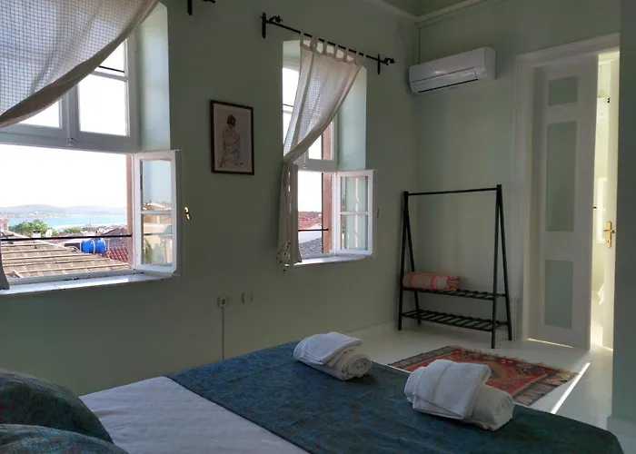 Eolos House Cunda Bed and breakfast